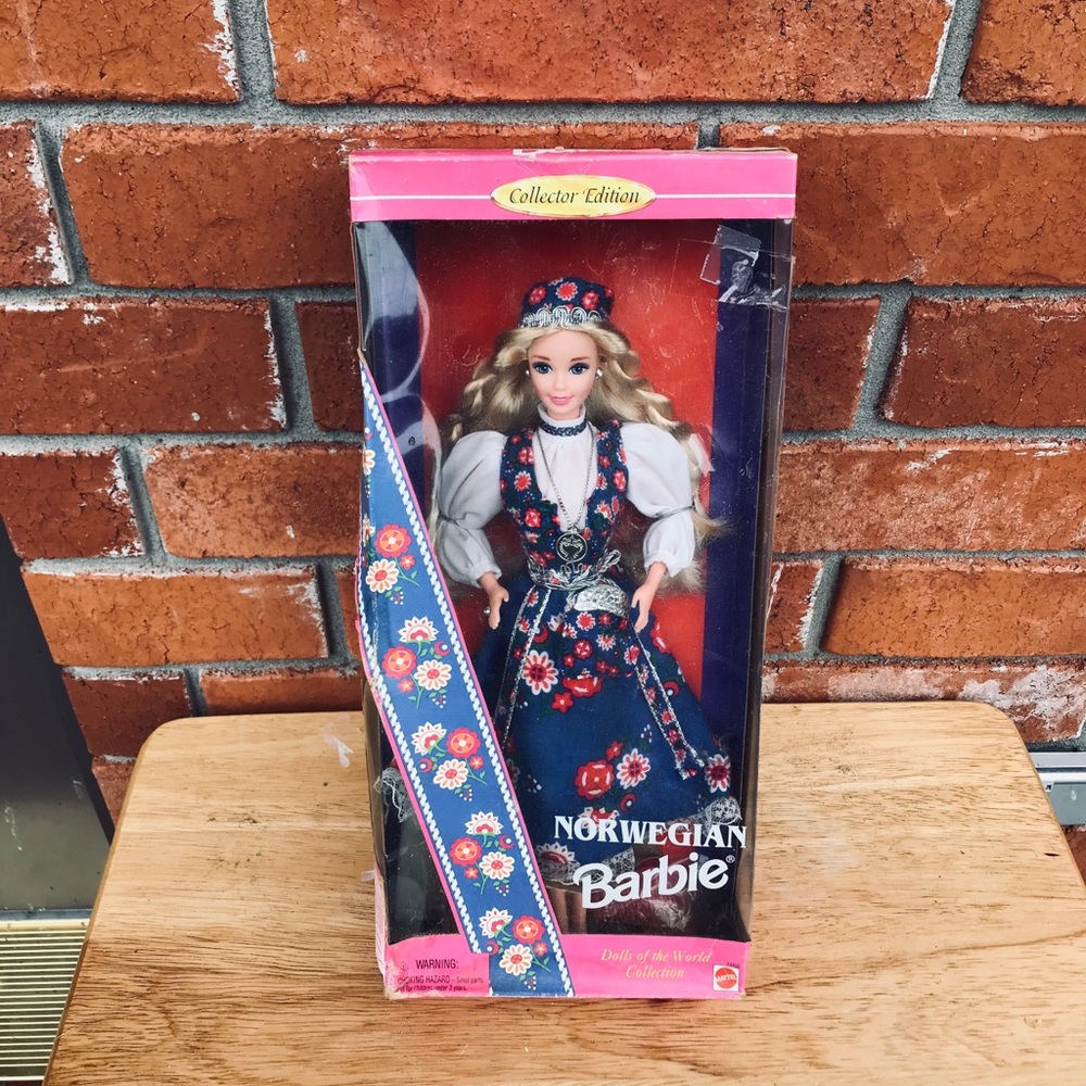 Norwegian Barbie Doll 1995. Dolls Of The World